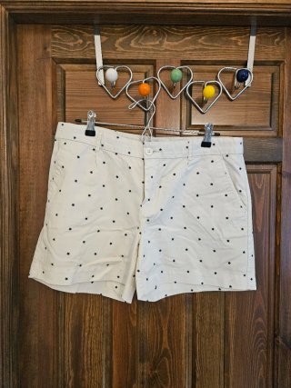 Shorts blancos con estrellas