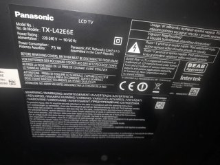 Televisión Panasonic Negra y Plateada