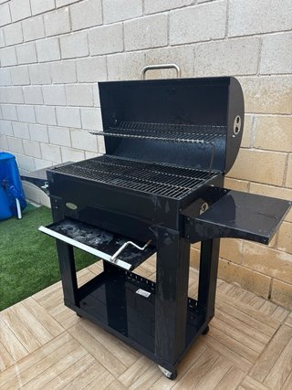 Barbacoa metálica para 10 personas
