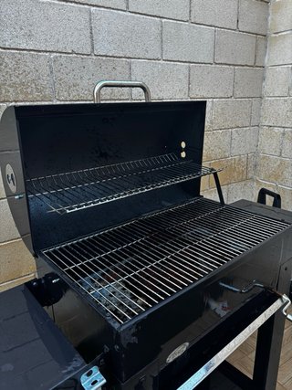 Barbacoa metálica para 10 personas