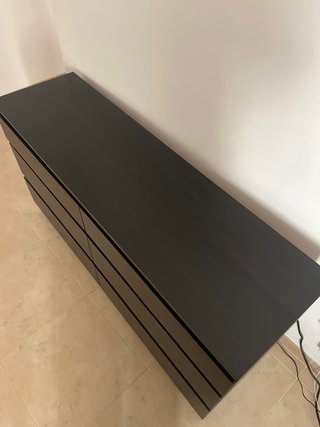 Cómoda negra-marrón ikea en perfecto estado