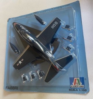 Avión F-9 Panther Fabbri Italeri 1:100