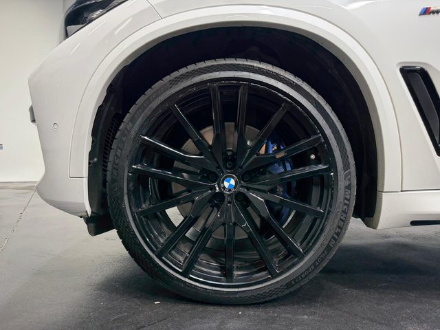 BMW X5 M50i