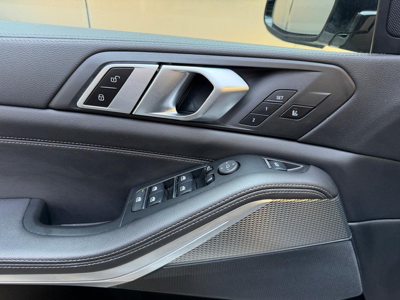 BMW X5 M50i 2021, foto 17