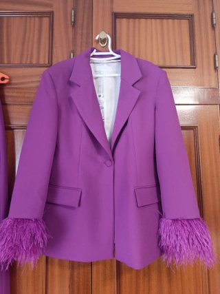 Traje Zara plumas americana y pantalón M