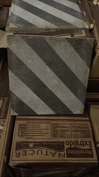 Baldosas de suelo 300 m²