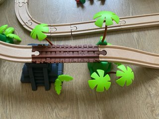 Tren de madera jungla con accesorios