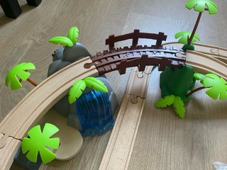Tren de madera jungla con accesorios