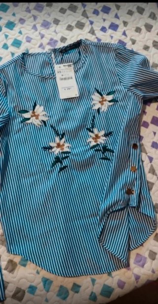 Camisa Zara Bordada Talla XS - S