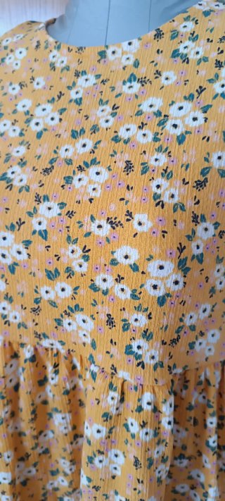 Vestido Bershka floral amarillo