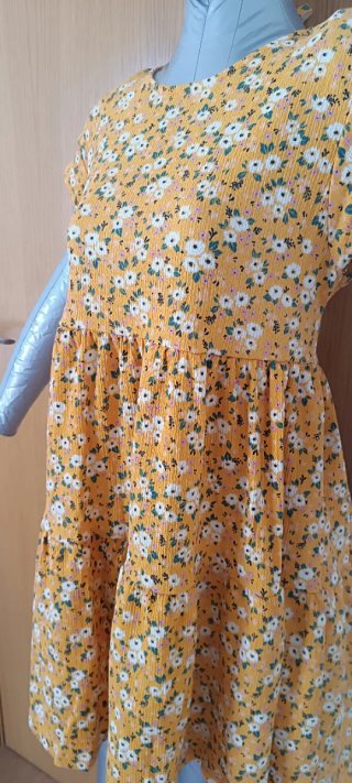Vestido Bershka floral amarillo