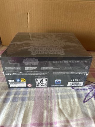ETB Pokemon TCG Oscuridad Absoluta Caja entrenador