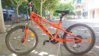 Bicicleta WST R20 Naranja. Ruedas de 20 pulgadas