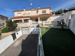 Casa en venta en Centro en Roda de Barà