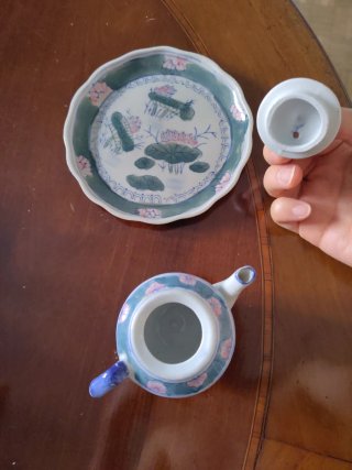 Tetera y plato BP porcelana