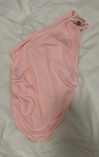 Blusa rosa con detalle de cuentas