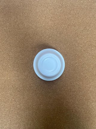 Maceta pequeña blanca