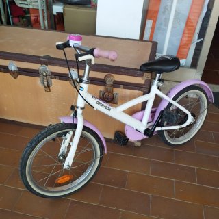 Bicicletta bambina rosa e bianca