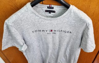 Camiseta Tommy Hilfiger Niño Gris talla 176