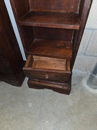 Estanterías madera maciza con 2 cajones