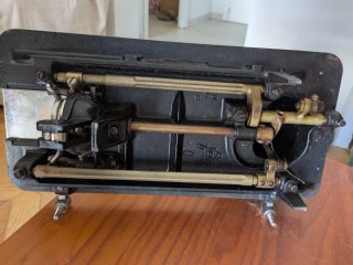 Máquina coser Alfa antigua