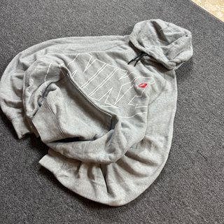 Sudadera Nike Gris Logo Grande Y2K