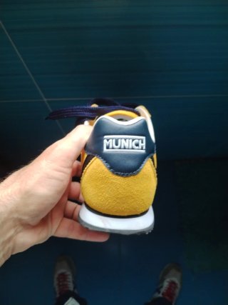 Zapatillas Munich Talla 40 Amarillas