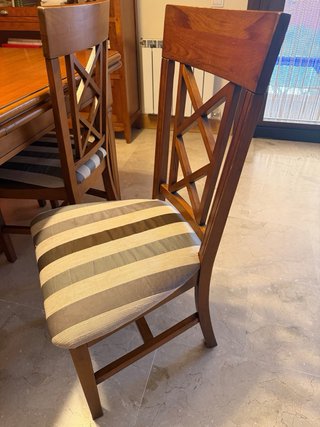 Mesa de comedor con 4 sillas