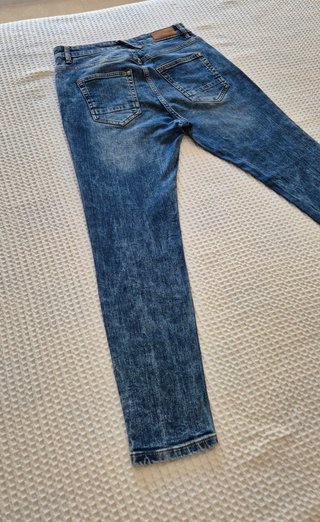 Pantalón ajustado vaquero azul rotos Pull&Bear