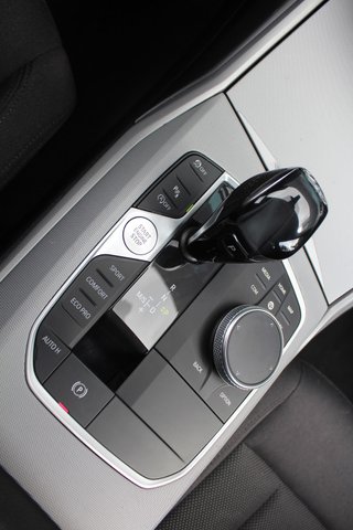 BMW SERIE 3 318 2.0 D 136 (2020)