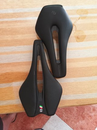 Sillines de muy buena calidad uno carbono seminuev