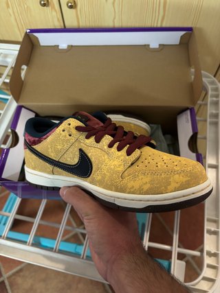 Nike SB Dunk Low City of Cinema