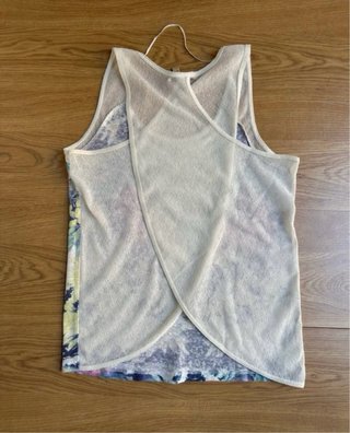 Camiseta tirantes vaporosa ZARA