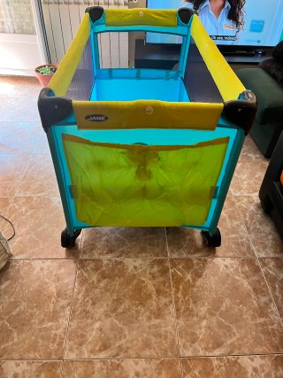 Cuna de viaje plegable