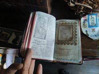 Libros antiguos.misal domingos y fiestas