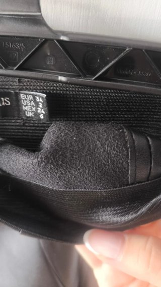 Pantalones efecto cuero Stradivarius negros