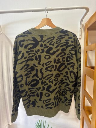 Suéter animal print verde y negro Talla S