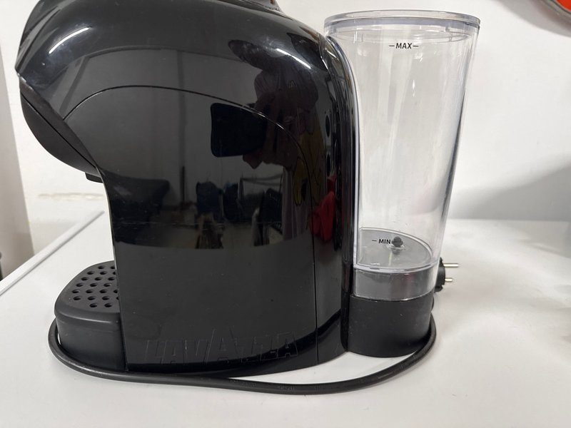 Cafetera Lavazza A Modo Mio Negra