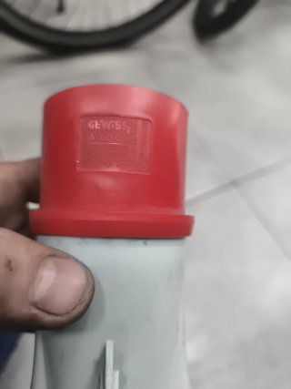 Enchufe trifasico macho 5 pins