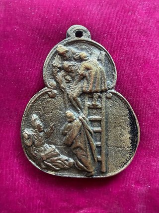 Medalla vintage “Descendimiento de la Cruz”
