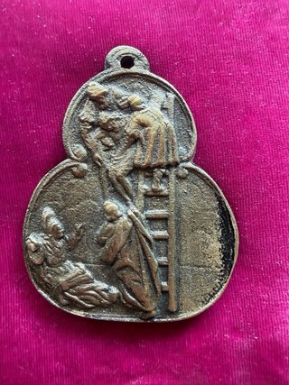 Medalla vintage “Descendimiento de la Cruz”