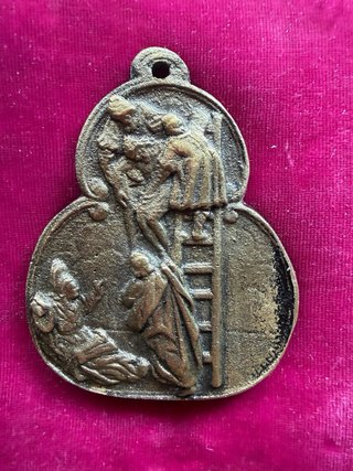 Medalla vintage “Descendimiento de la Cruz”