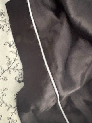 Pijama lencero negro satinado