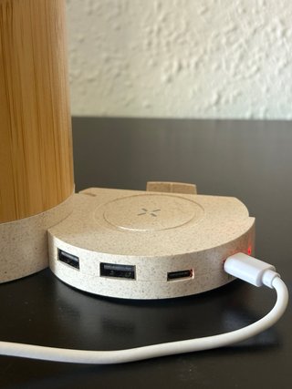 Portalápices con cargador inalámbrico y hub USB