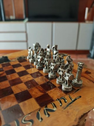 Juego de ajedrez artesanal madera y metal