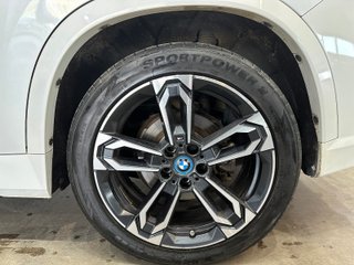 BMW IX1 xDrive30 (2023)