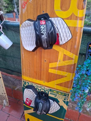 Dos tablas de kitesurf