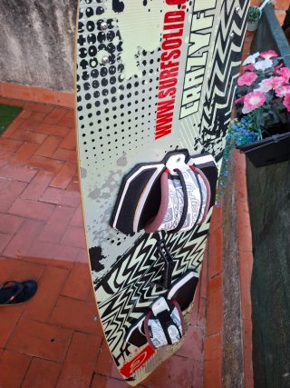Dos tablas de kitesurf
