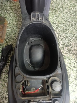 Piaggio Zip Scooter Negro/Amarillo
