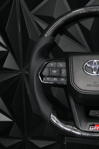 Volante Deportivo Toyota GR Custom en carbono